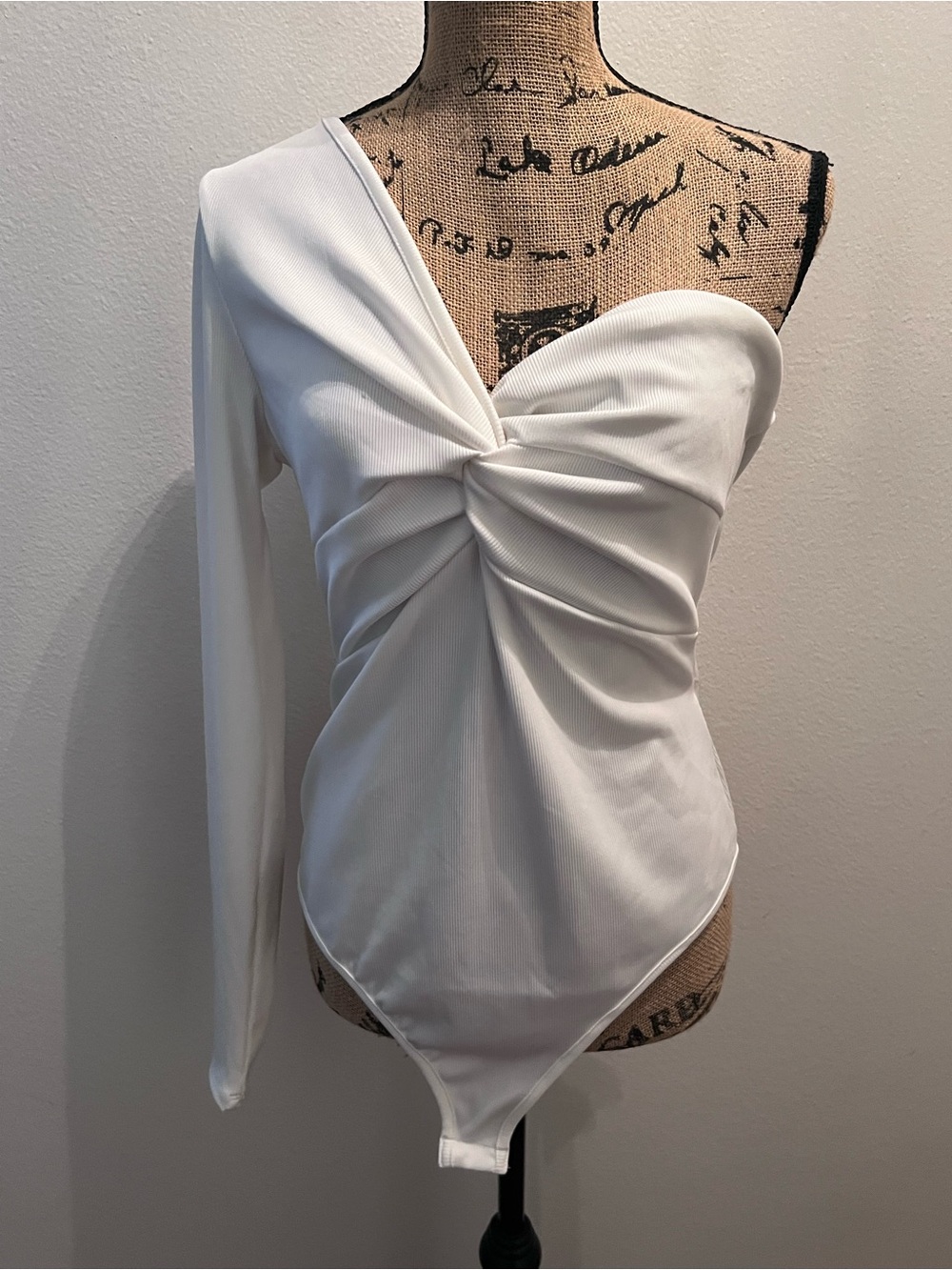Fashion Nova White One-Shoulder Twist-Front Long Sleeve Bodysuit